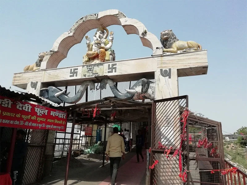 Hotels near Chandi Devi Temple